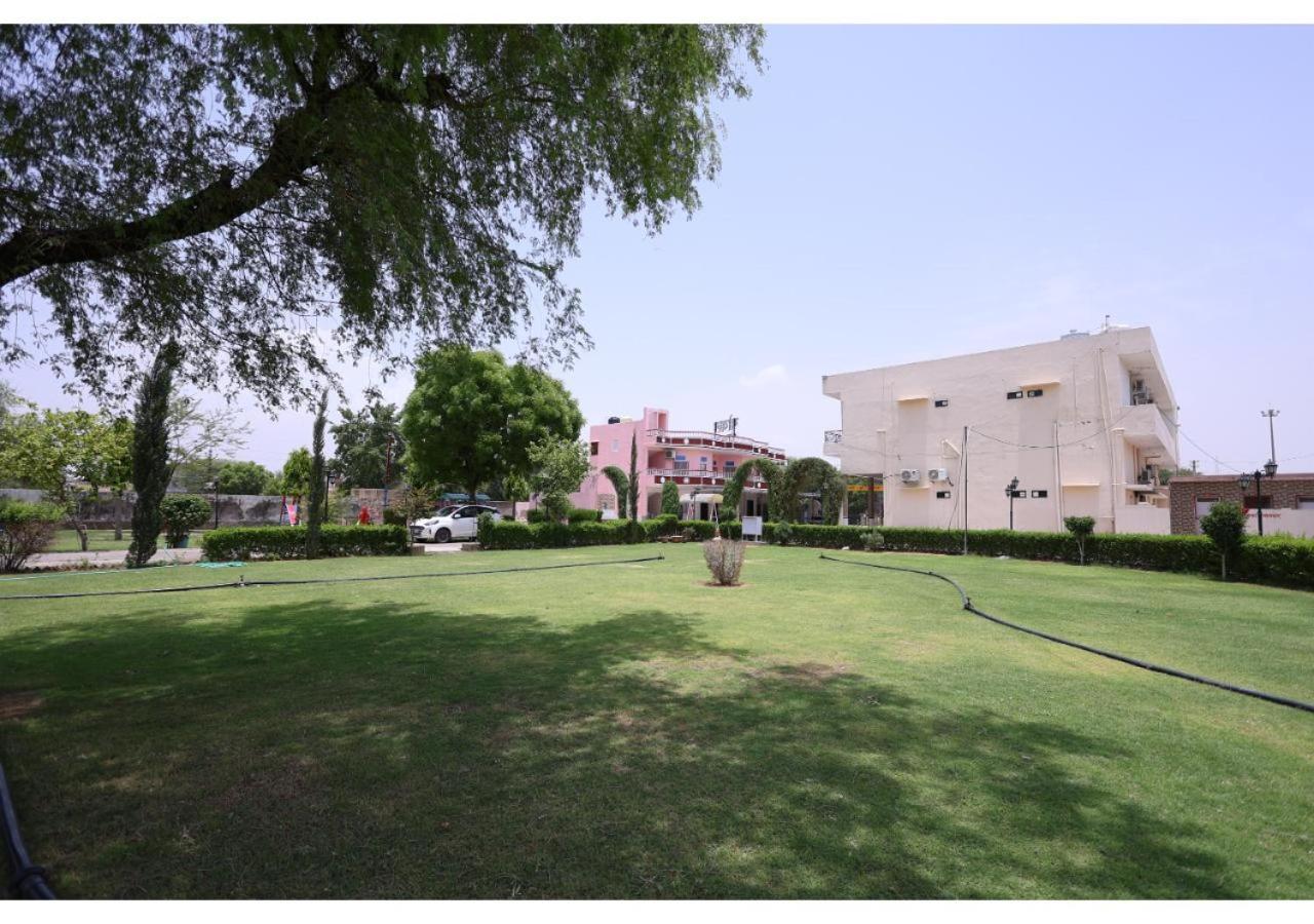 מלון Khātu Goyal Bhawan מראה חיצוני תמונה